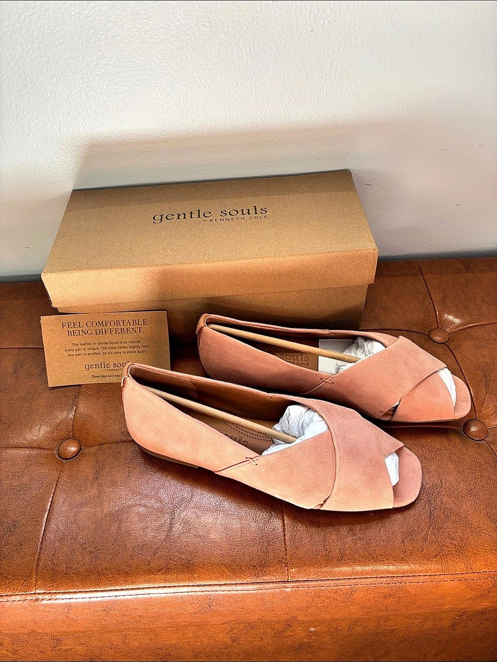 Kenneth Cole gentle souls Whoebe Cross Strap Sandals in Mocha Suede US 7 New